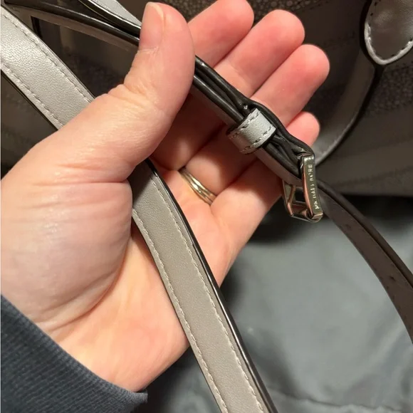 MICHAEL KORS Gray Chevron Selma Crossbody Handbag - Picture 3 of 10